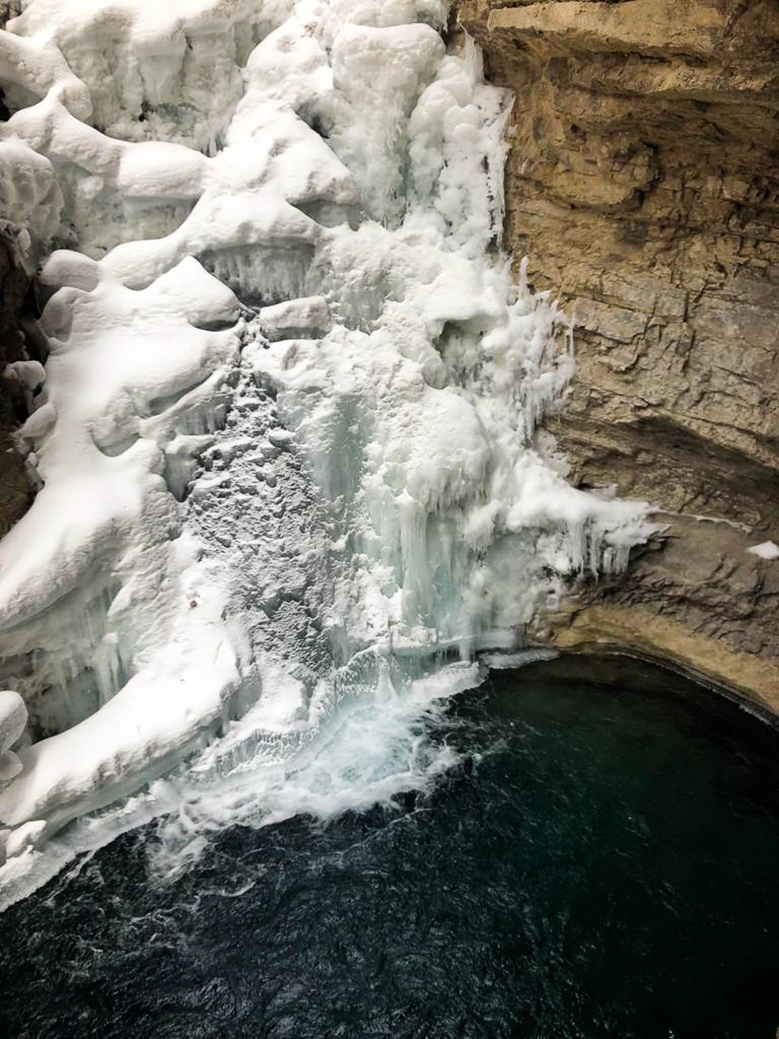 Banff Johnston Canyon lake