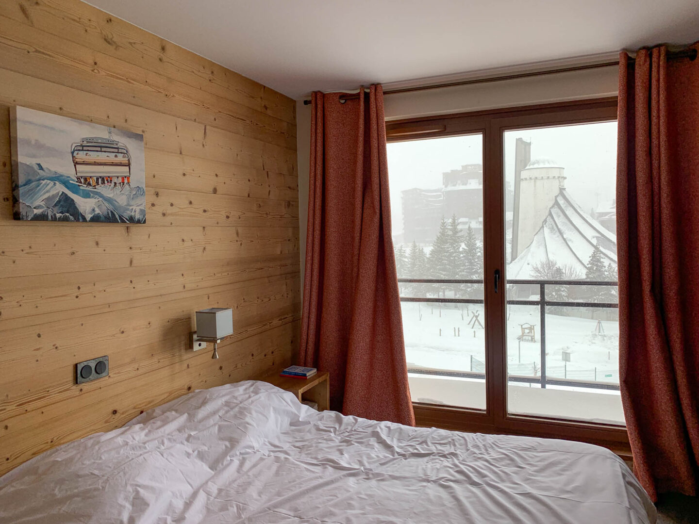 Alpe d Huez Daria I Nor apartment bedroom