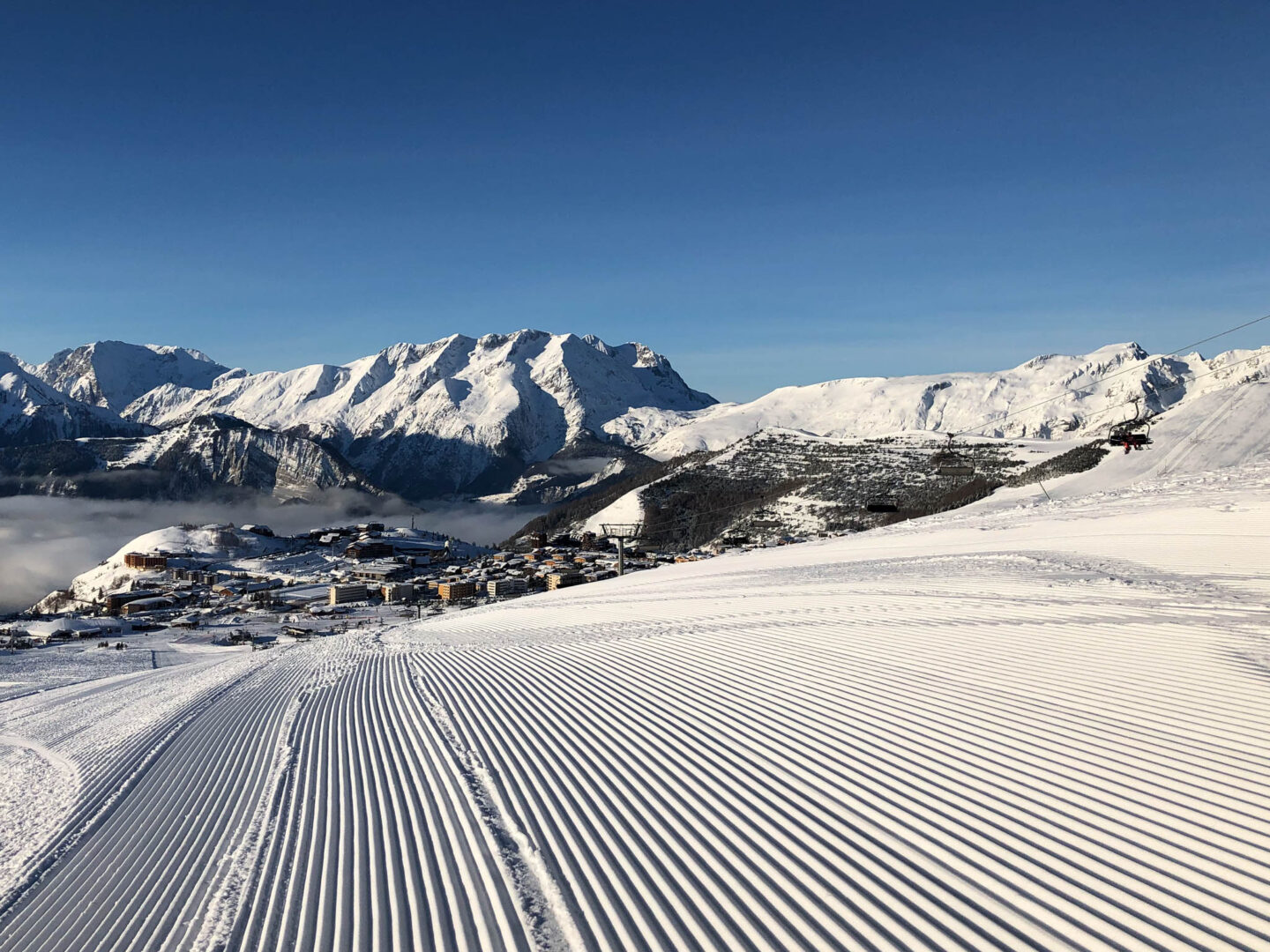 Skiing in Alpe d Huez Daria I Nor apartments