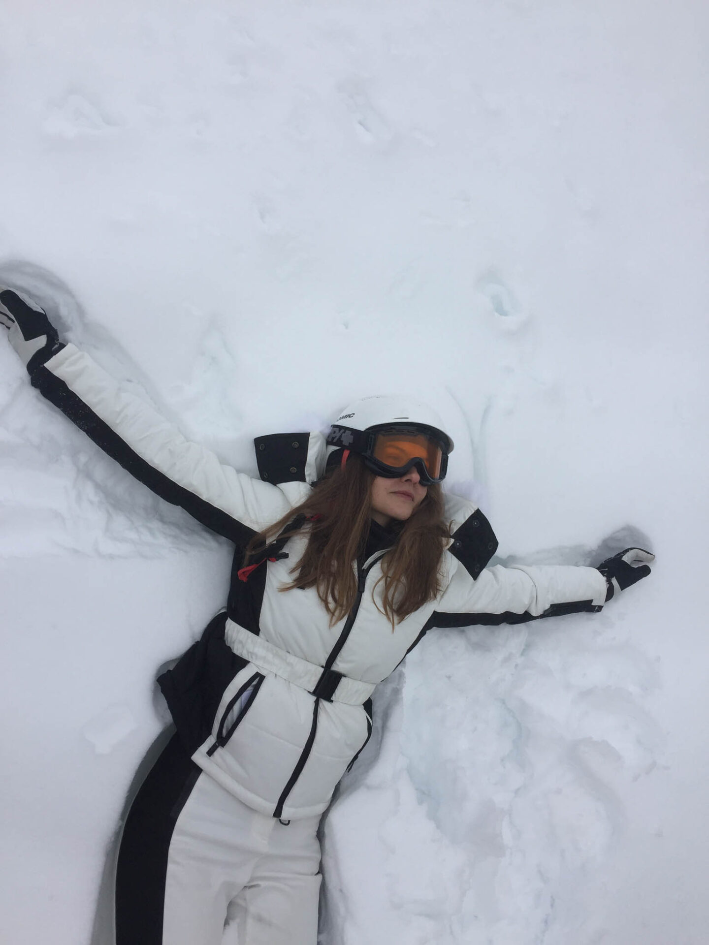 Villars snow angels