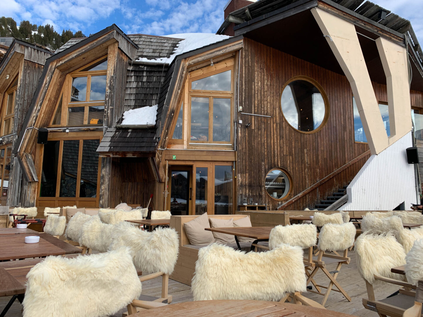 Avoriaz La Cabane terrace