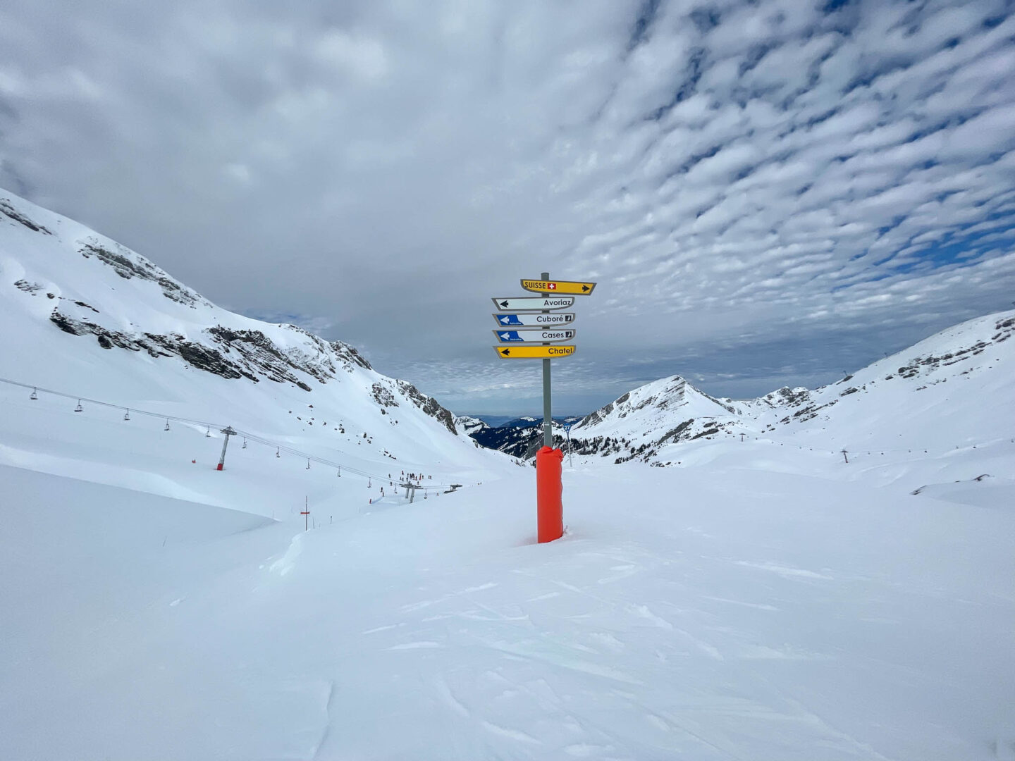 Avoriaz sign post