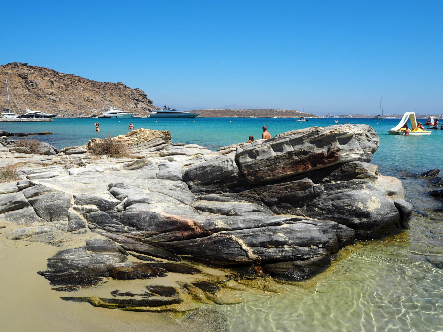 Paros Monastiri rocks