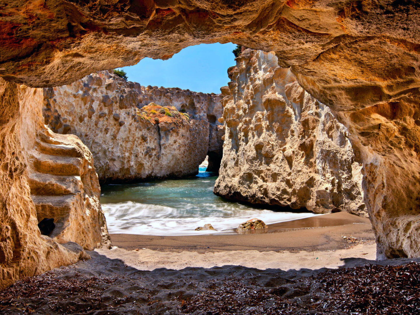 Milos Papafragas cave