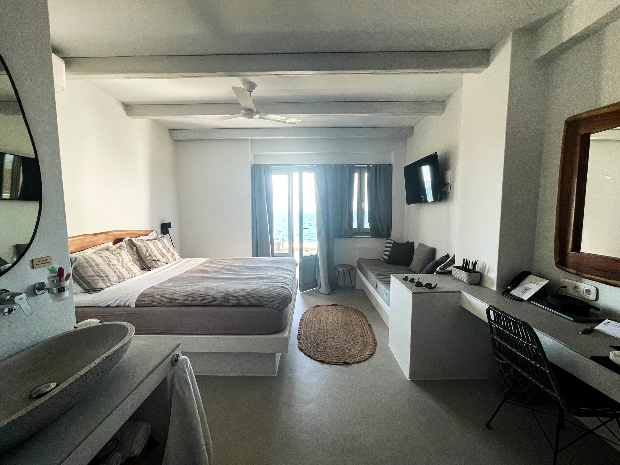 Paros Cape Suites room