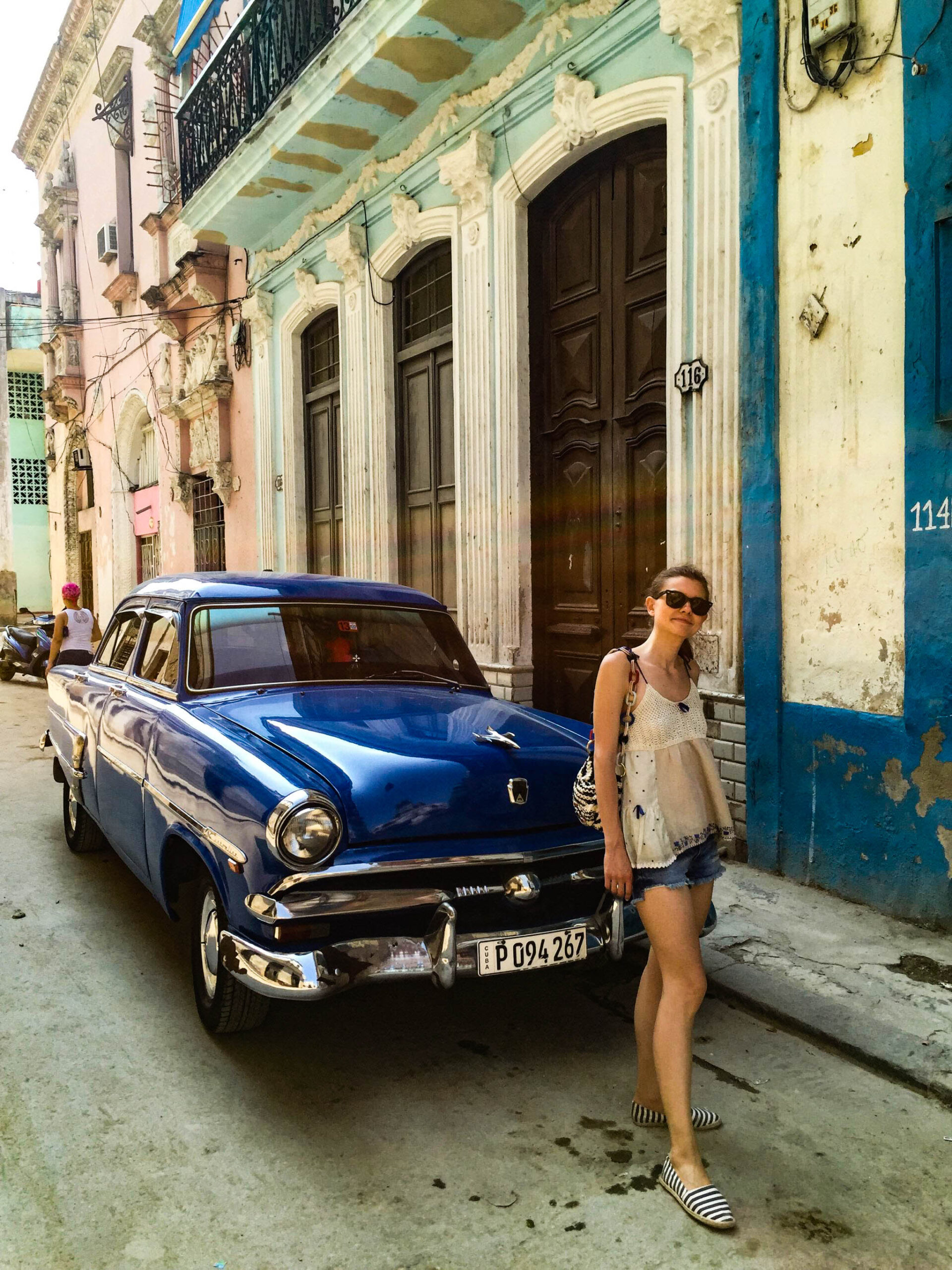 Havana blue antique car