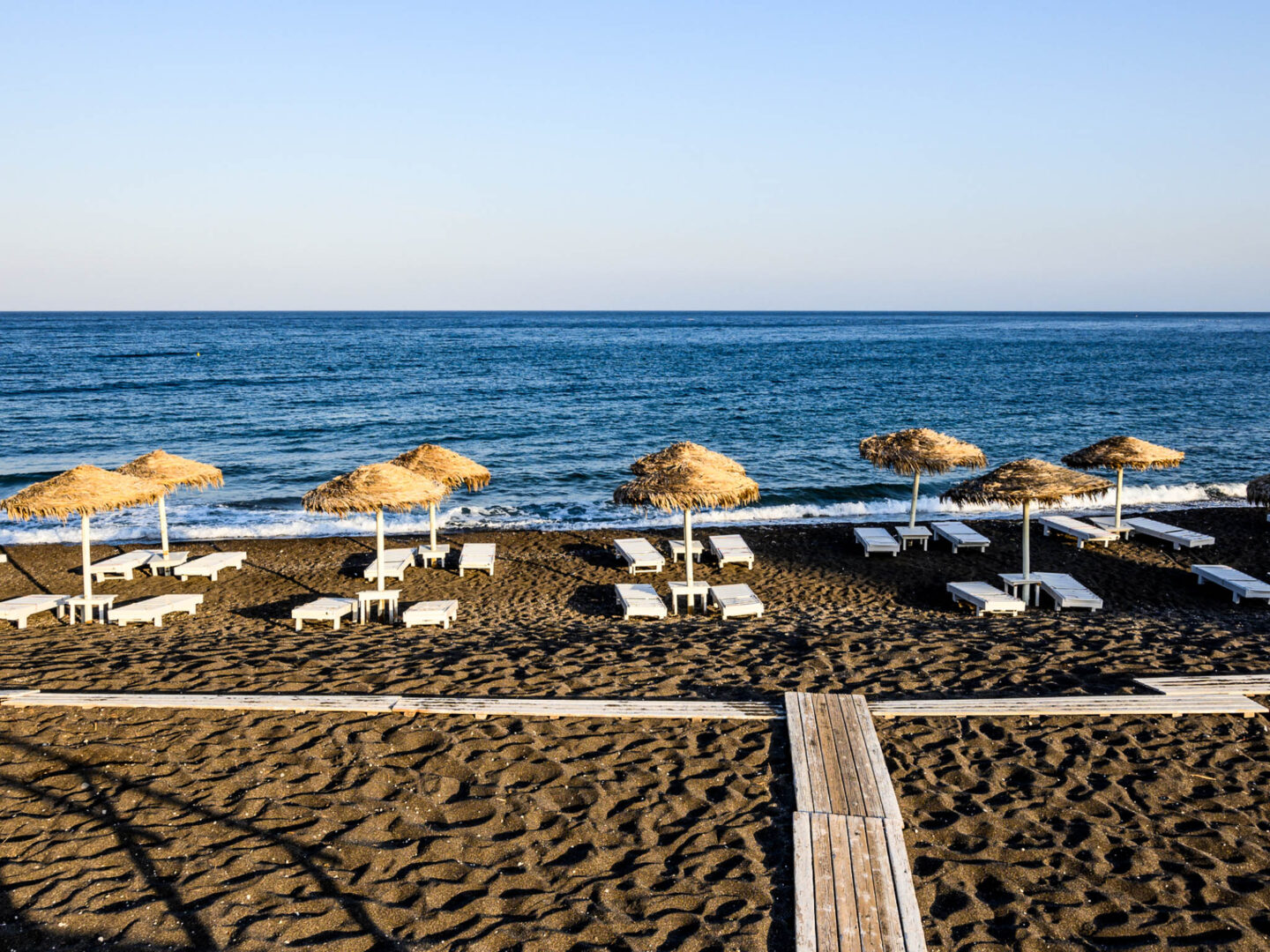 Santorini Perissa beach