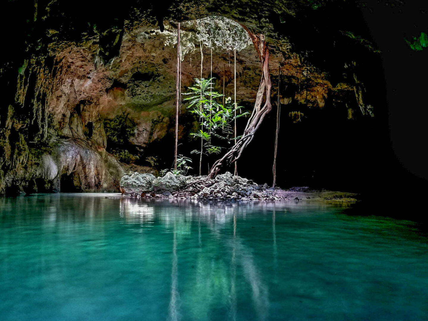 Cenote Sac Actun Tulum