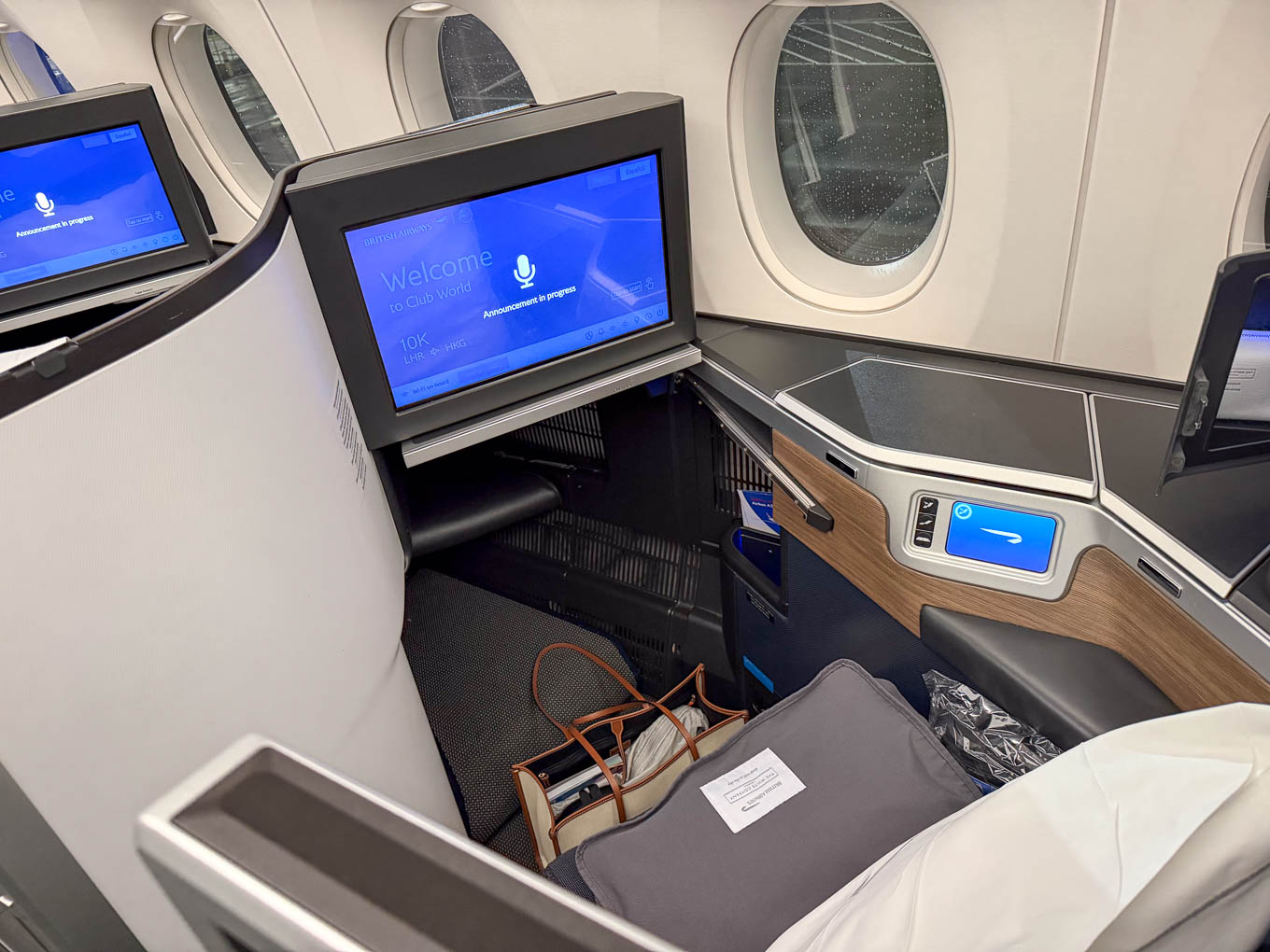BA Business LHR HKG Seat top viewjpg