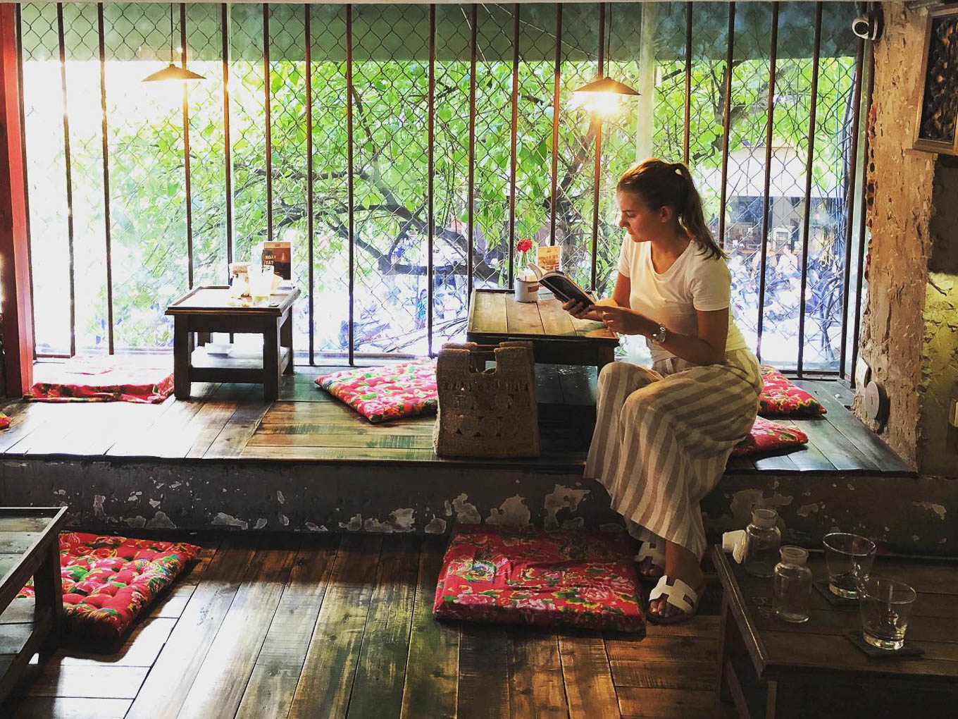 Hanoi Cong Caphe interior