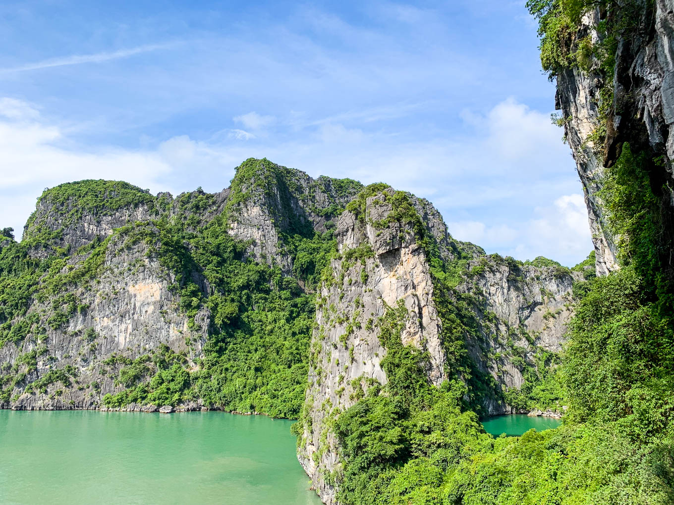 Ha Long Bay Vietnam Bo Hon 1