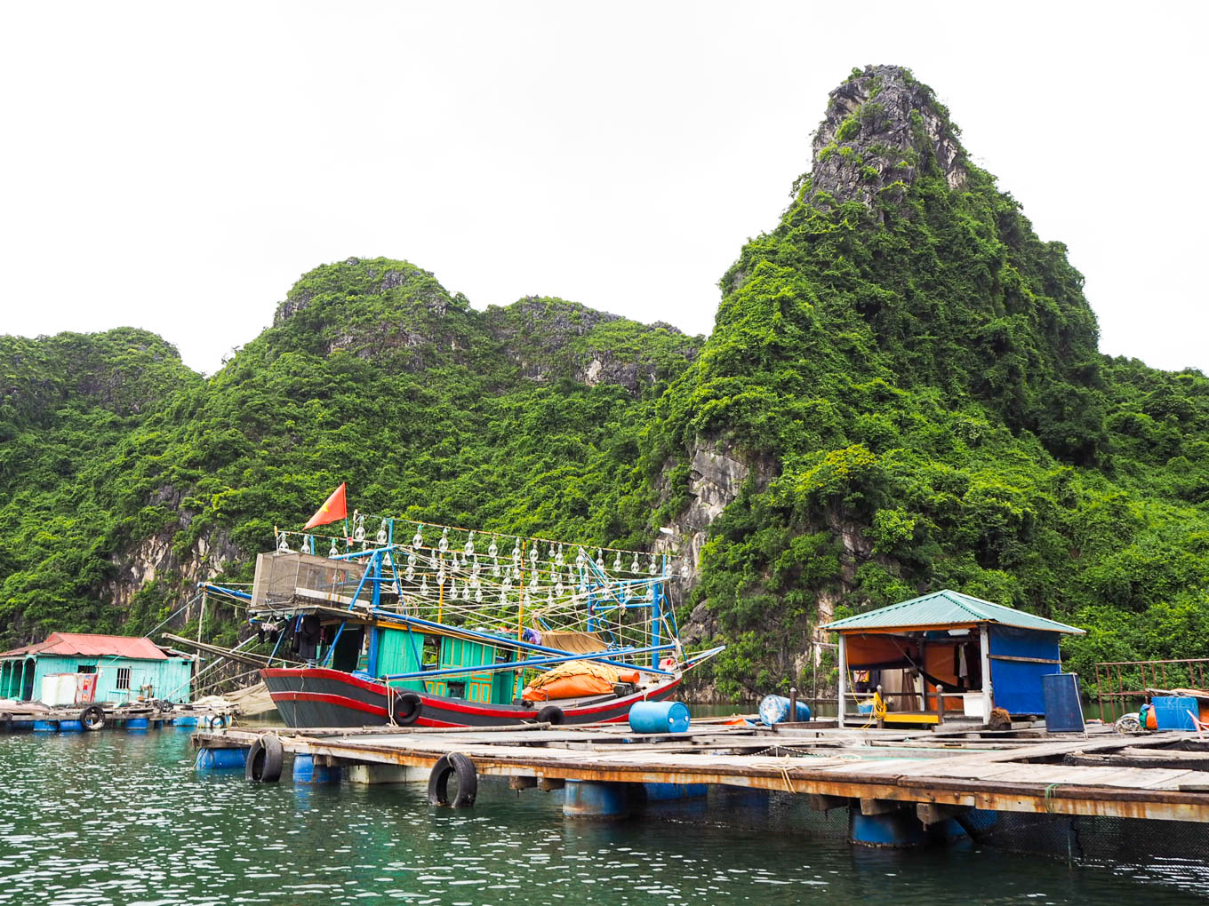 Ha Long Bay Vietnam Cua Van Floating Village 3