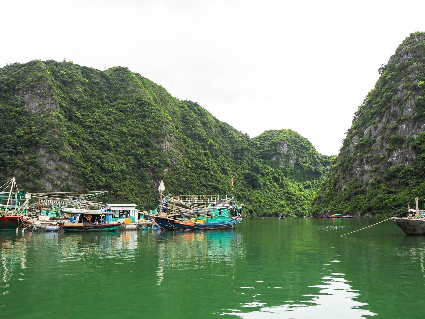 Ha Long Bay Vietnam Cua Van Floating Village 4