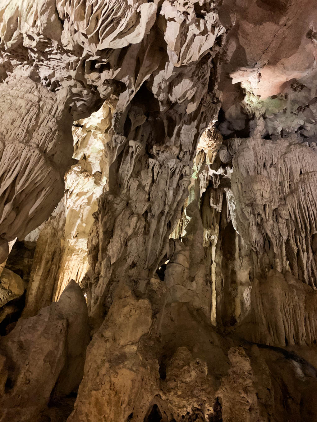 Ha Long Bay Vietnam Sung Sot Cave 3