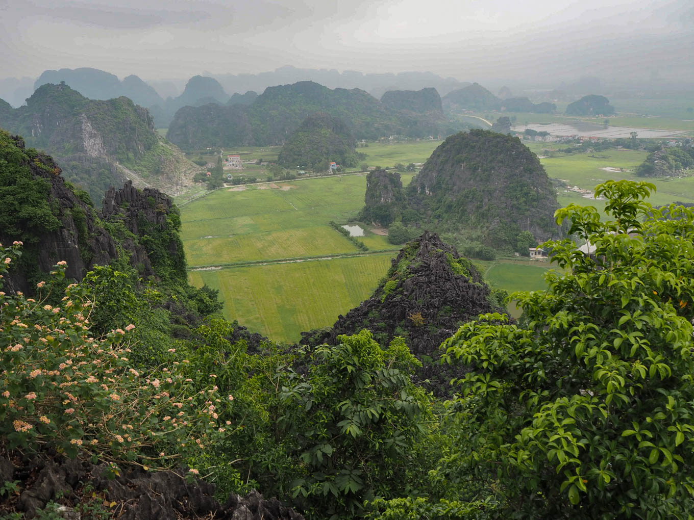 Vietnam Ninh Binh Hang Mua viewpoint 4