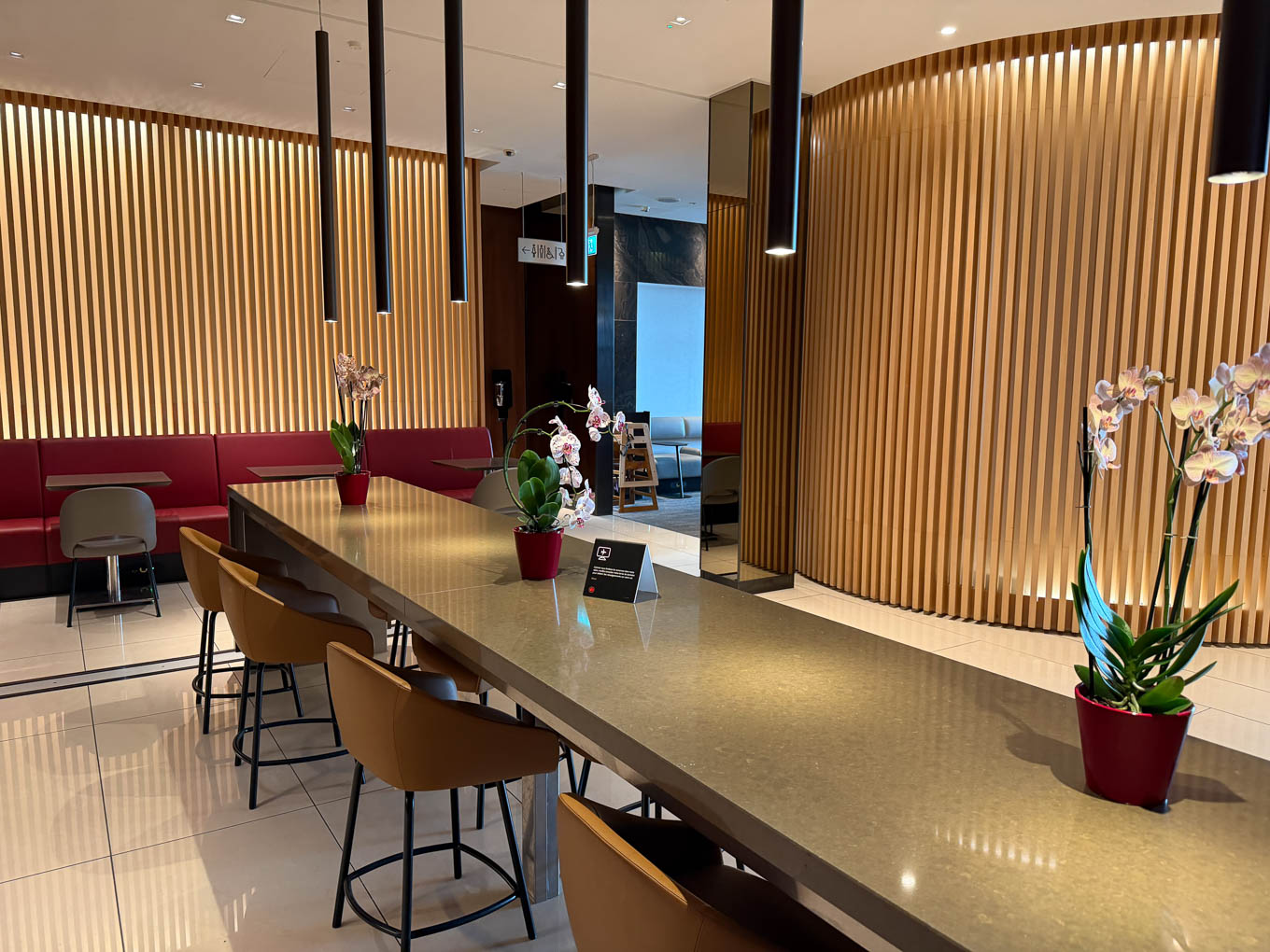 Air Canada lounge Heathrow T2 8