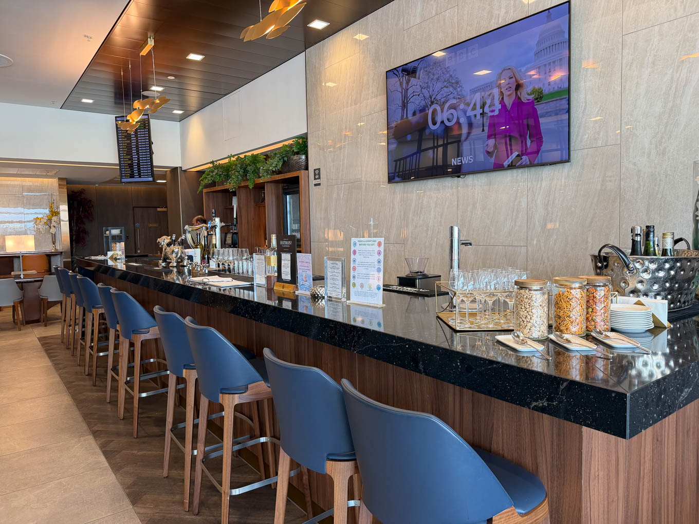 Singapore Airlines lounge Heathrow T2 7