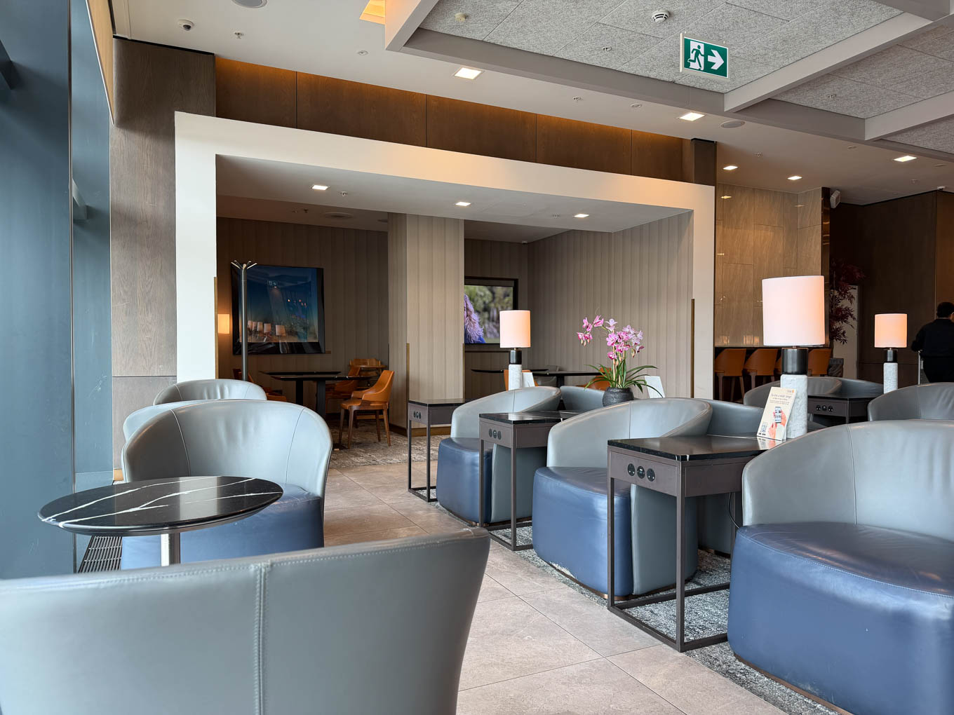 Singapore Airlines lounge Heathrow T2 8